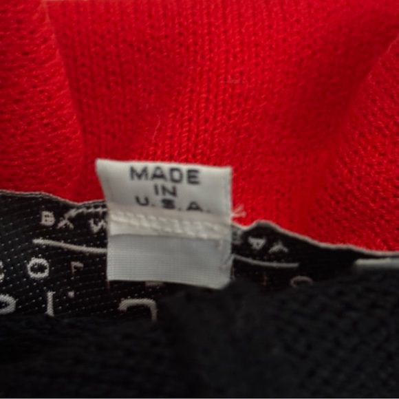 St. John Collection Black and Red Knit Jacket w Gold Buttons Sz 8 (runs big) EUC - Picture 8 of 13